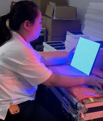 Shenzhen Led King Technology Co., Ltd. خط إنتاج المصنع