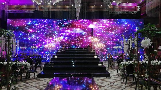 لوحة شاشة LED داخلية بلا مسام P1.53 منحنية بزاوية مشاهدة 160 °