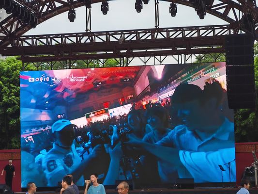 3شاشة LED ذات طيف ألوان عميق مع تصنيف IP65 من.076mm للتطبيقات الخارجية