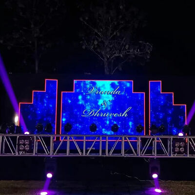 حائط فيديو LED خارجي 500x500 مم مع IP65 مقاوم للماء ومعدل تحديث 1920 هرتز-3840 هرتز للتوصيل السلس