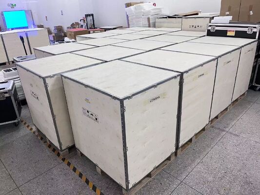 حائط فيديو LED خارجي مع IP65 مقاوم للماء 4500-5500cd / m2 الوضوح وحجم الخزانة 960x960mm